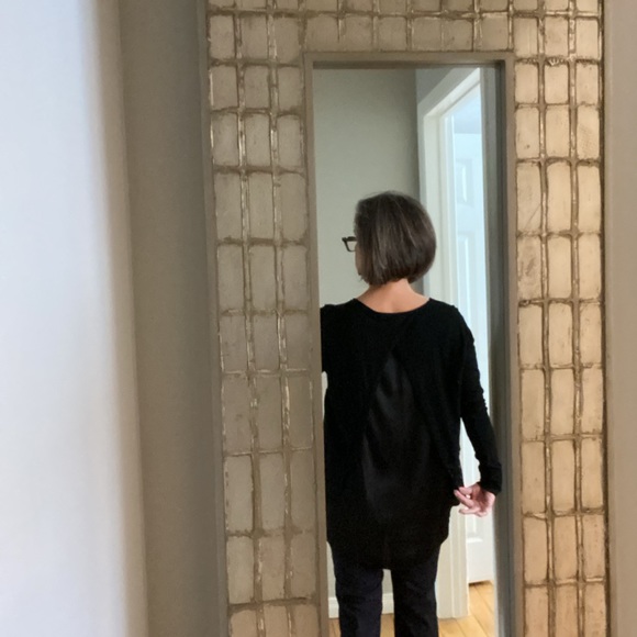 Black top - Picture 2 of 5